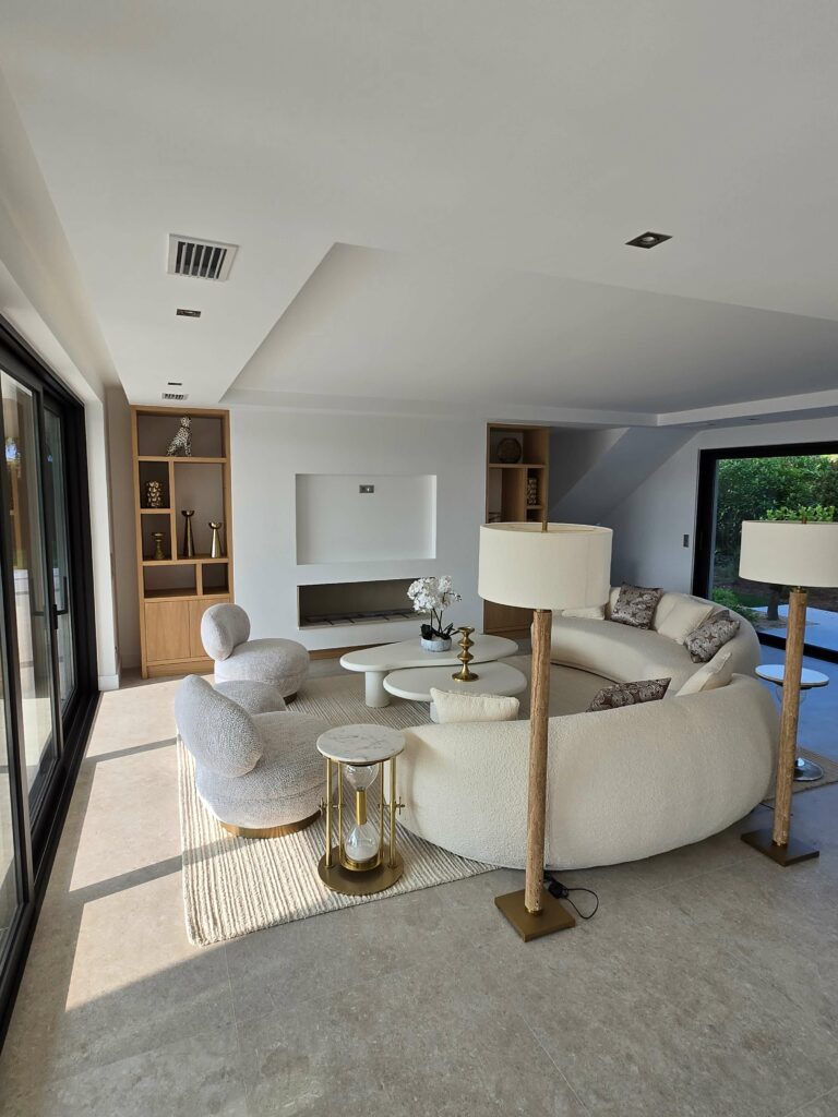 Villa contemporaine — Peinture traditionnelle (1/9)